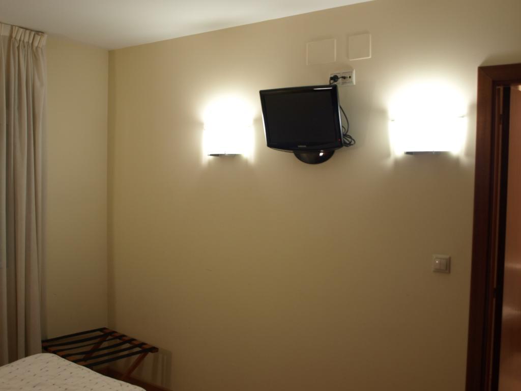 Pension Viella Asturias Овьедо Номер фото